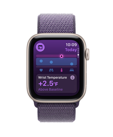 Apple Watch SE 3 med urkasse i aluminium i farven stjerneskær, appen Vitalparametre, diagram med sundhedsresultat, notifikation om afvigende natlige målinger, Digital Crown i højre side og Sport Loop i sart lilla