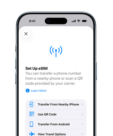 iPhone Air, priekšpuses skats, izmantojot mobilo sakaru iestatīšanas funkciju ērtai tālruņa numura pārcelšanai ar eSIM